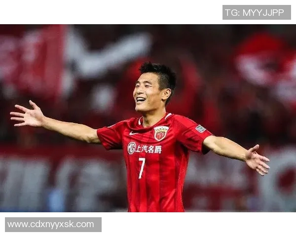 吴磊与足球明星合影集锦展现青春活力与运动魅力